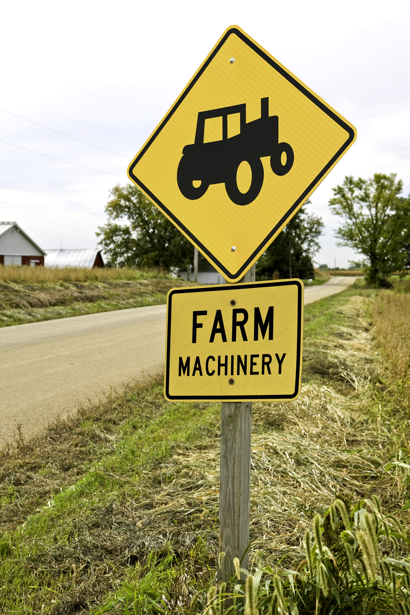 tractor road sign